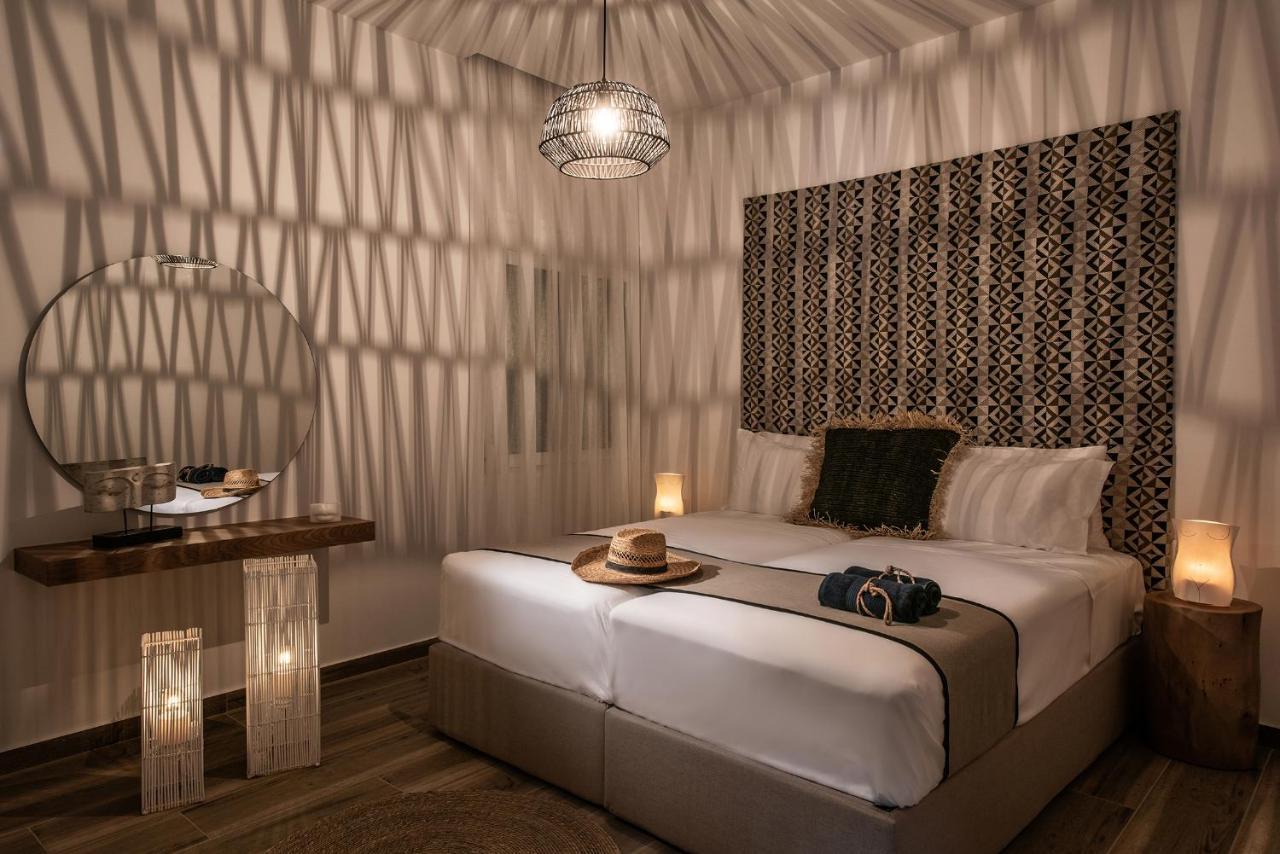 Khroma Luxury Suite 1 Beach Front Apartment แอร์ซอนิสซอส ภายนอก รูปภาพ