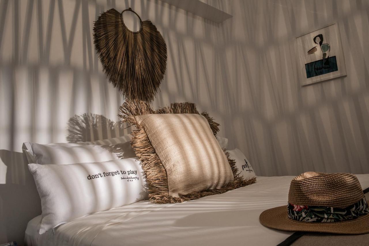 Khroma Luxury Suite 1 Beach Front Apartment แอร์ซอนิสซอส ภายนอก รูปภาพ