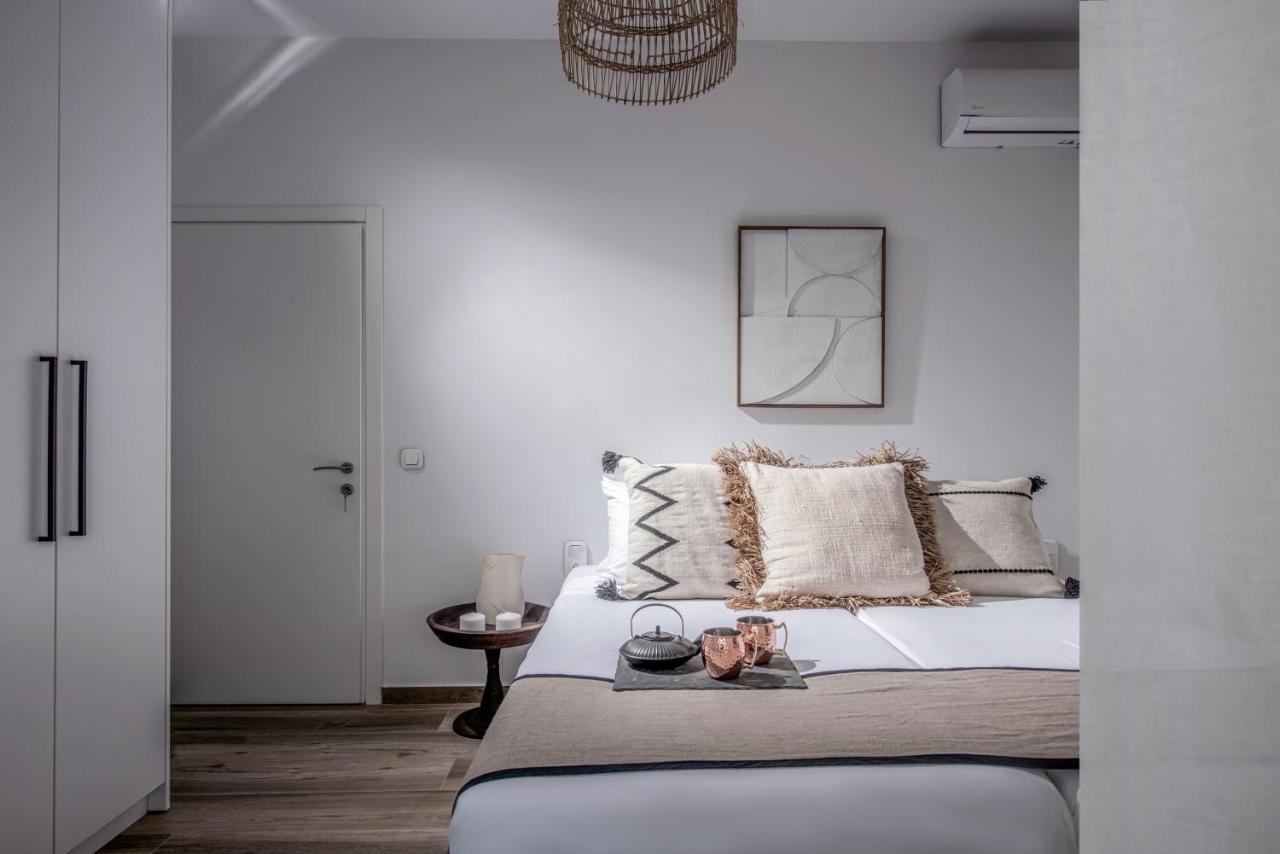 Khroma Luxury Suite 1 Beach Front Apartment แอร์ซอนิสซอส ภายนอก รูปภาพ