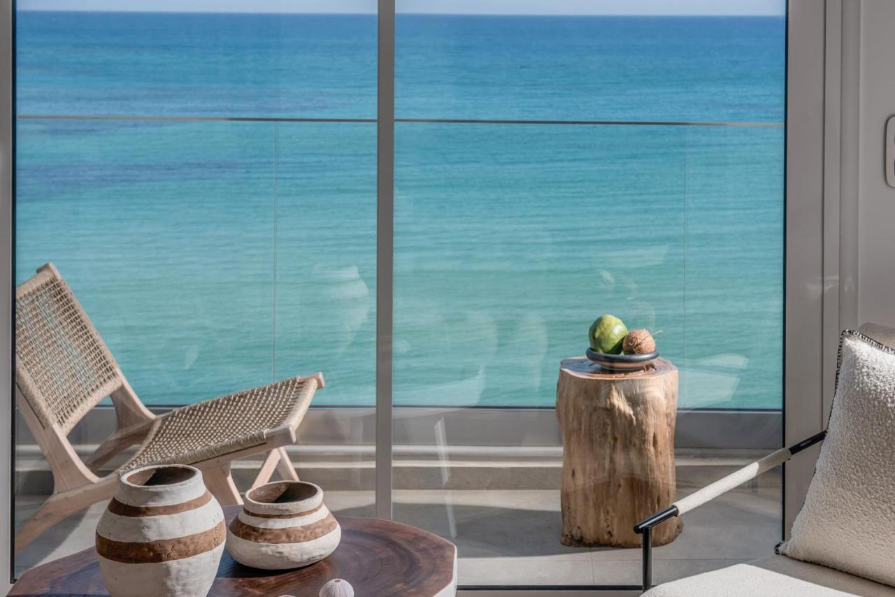 Khroma Luxury Suite 1 Beach Front Apartment แอร์ซอนิสซอส ภายนอก รูปภาพ
