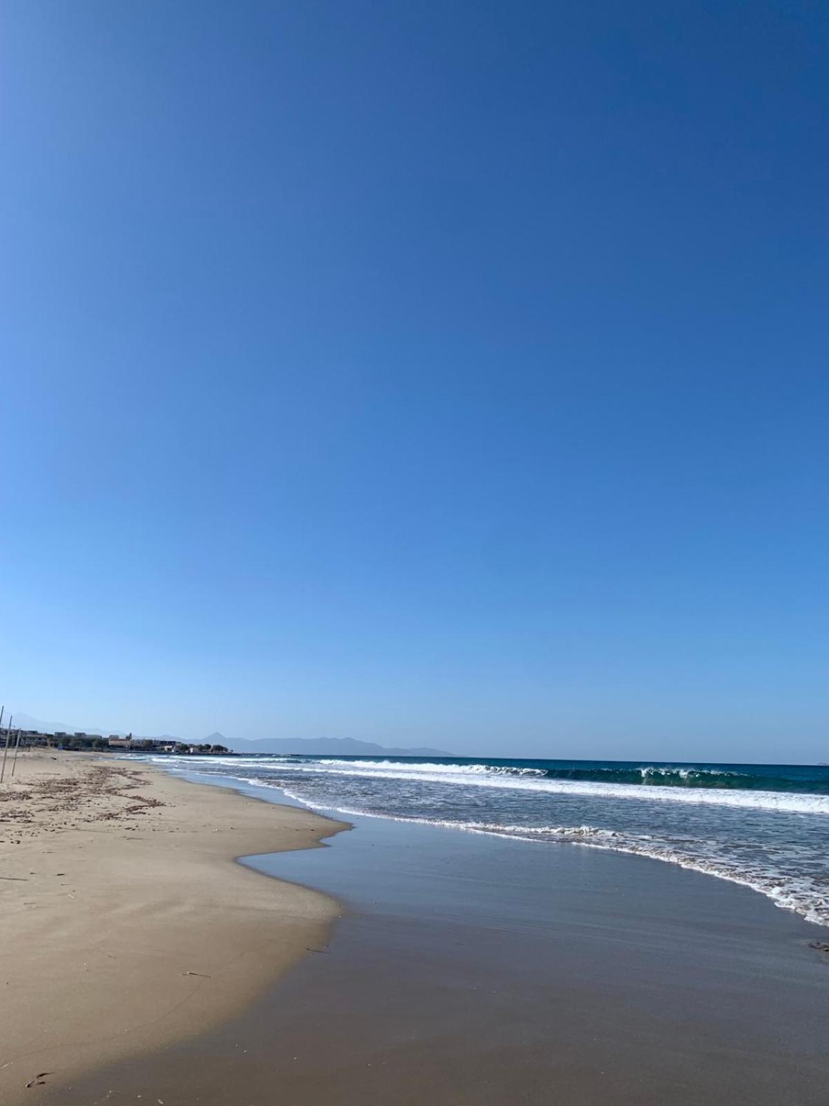 Khroma Luxury Suite 1 Beach Front Apartment แอร์ซอนิสซอส ภายนอก รูปภาพ